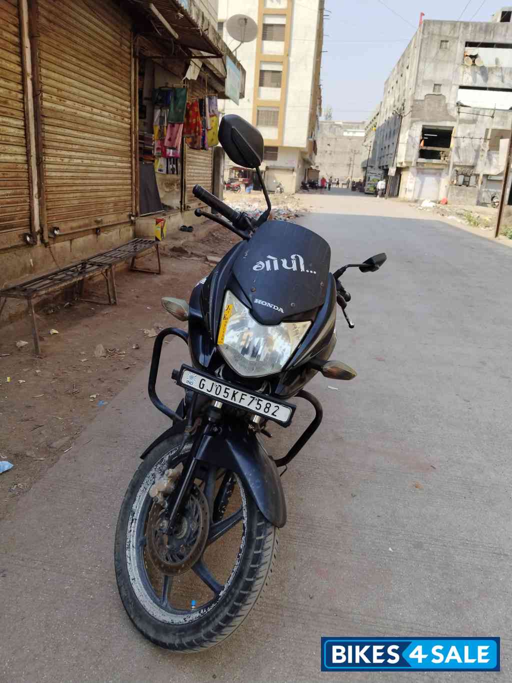 Black Honda CBF Stunner