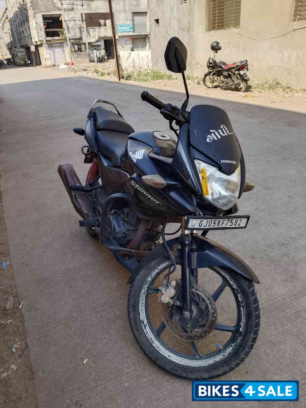 Black Honda CBF Stunner