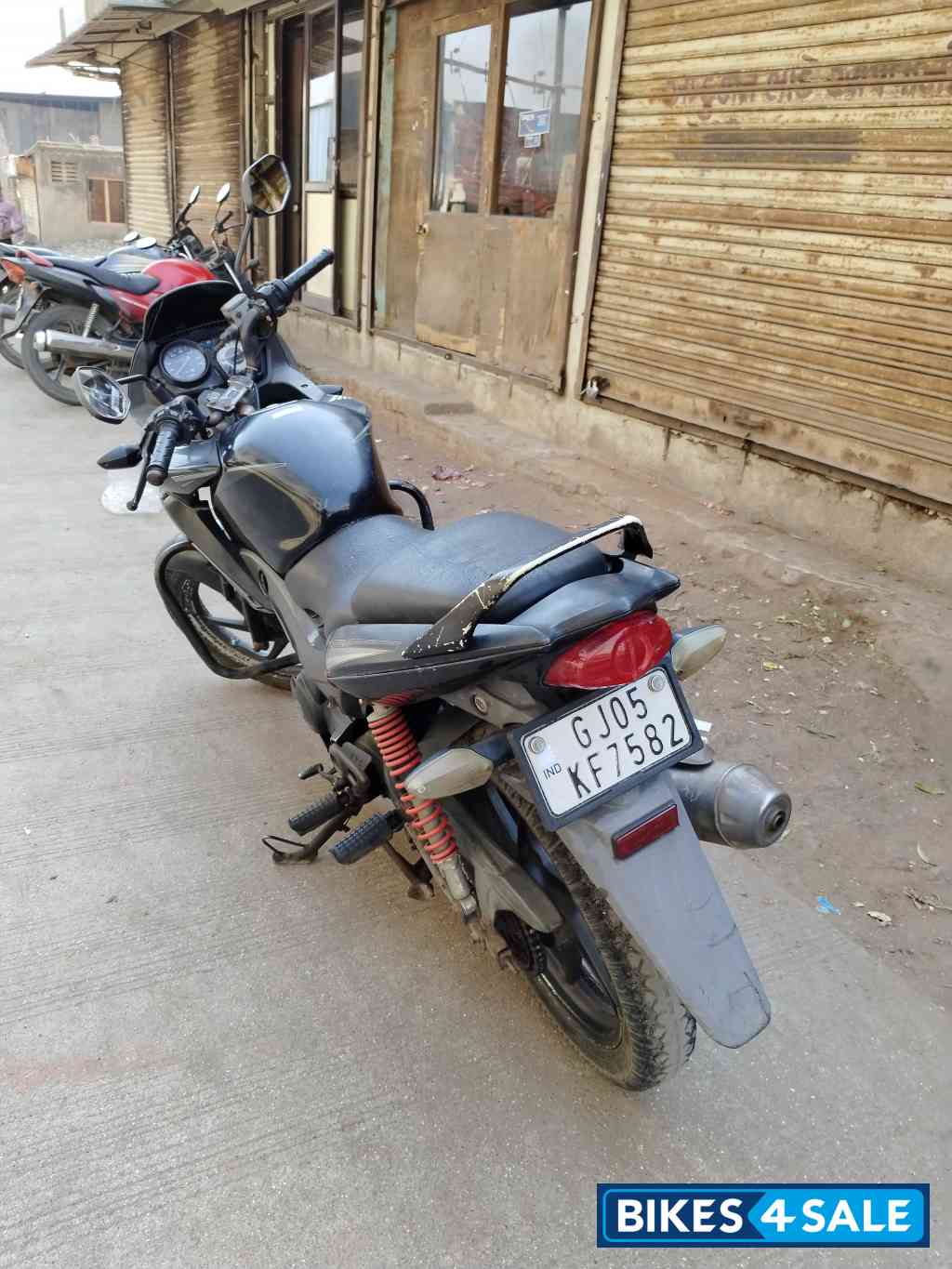 Black Honda CBF Stunner