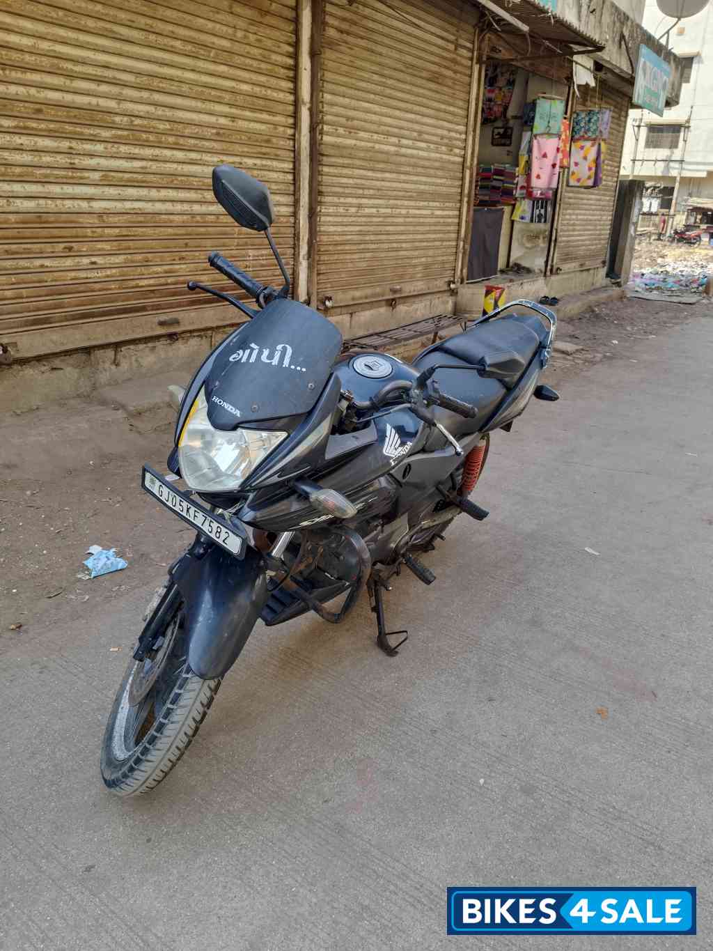 Black Honda CBF Stunner