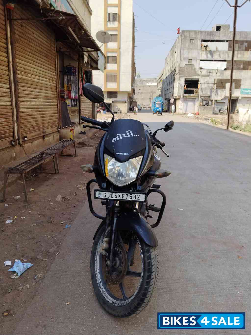 Black Honda CBF Stunner