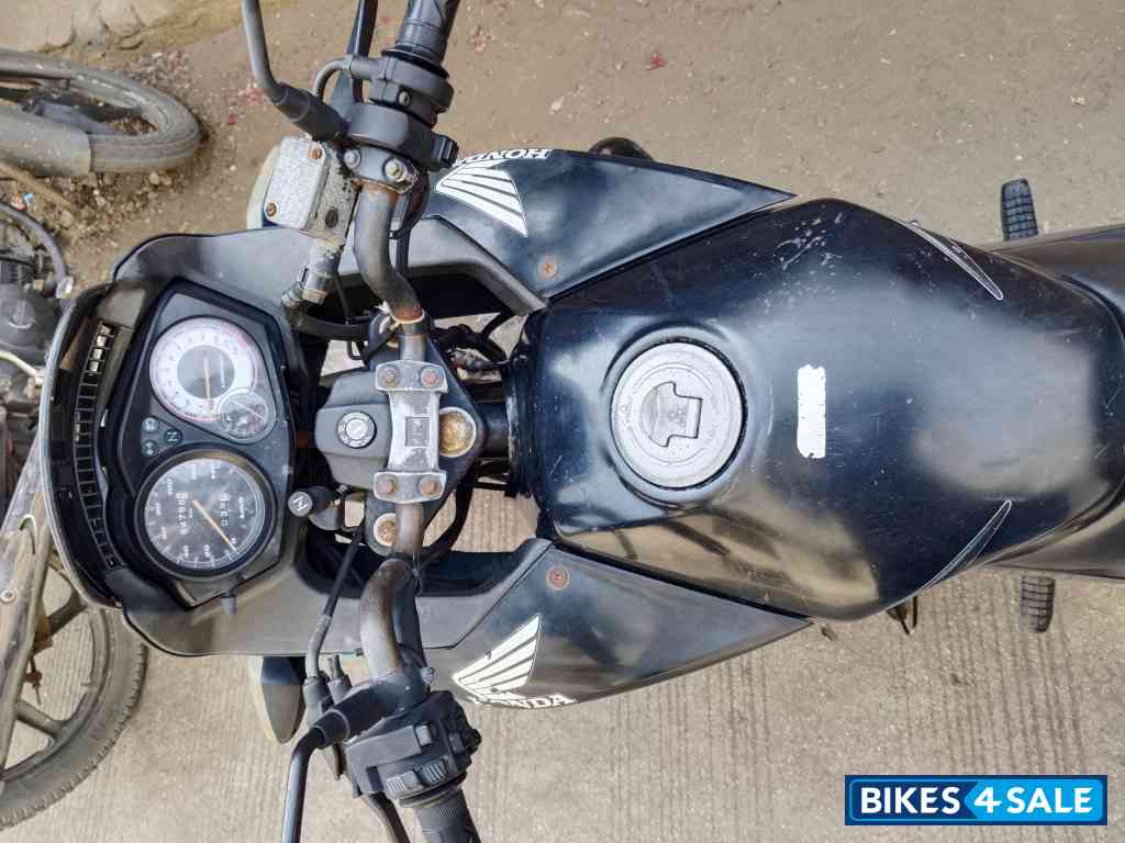 Black Honda CBF Stunner