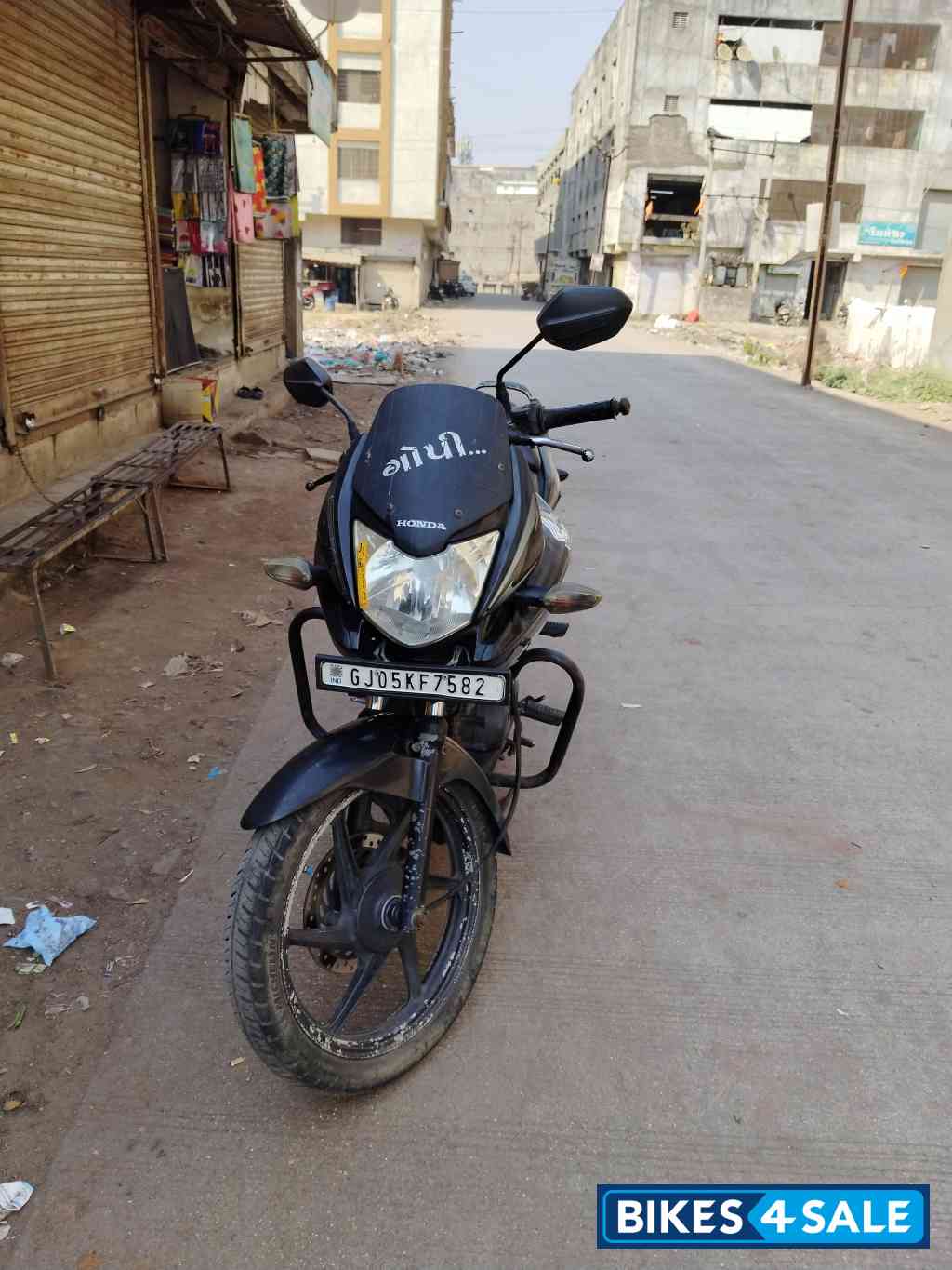 Black Honda CBF Stunner