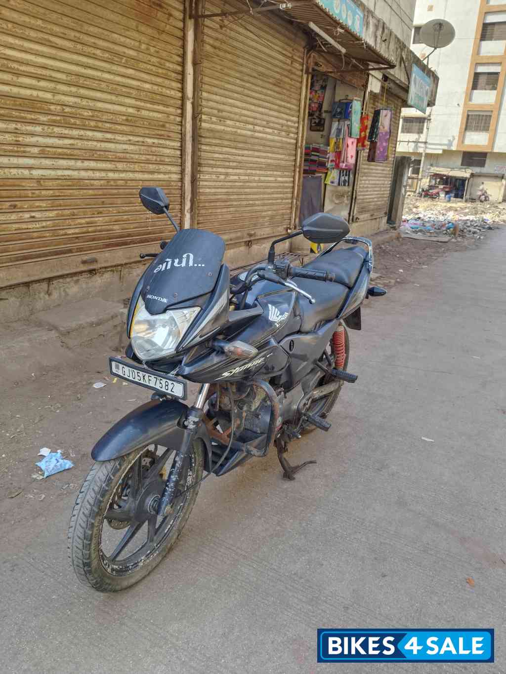 Black Honda CBF Stunner