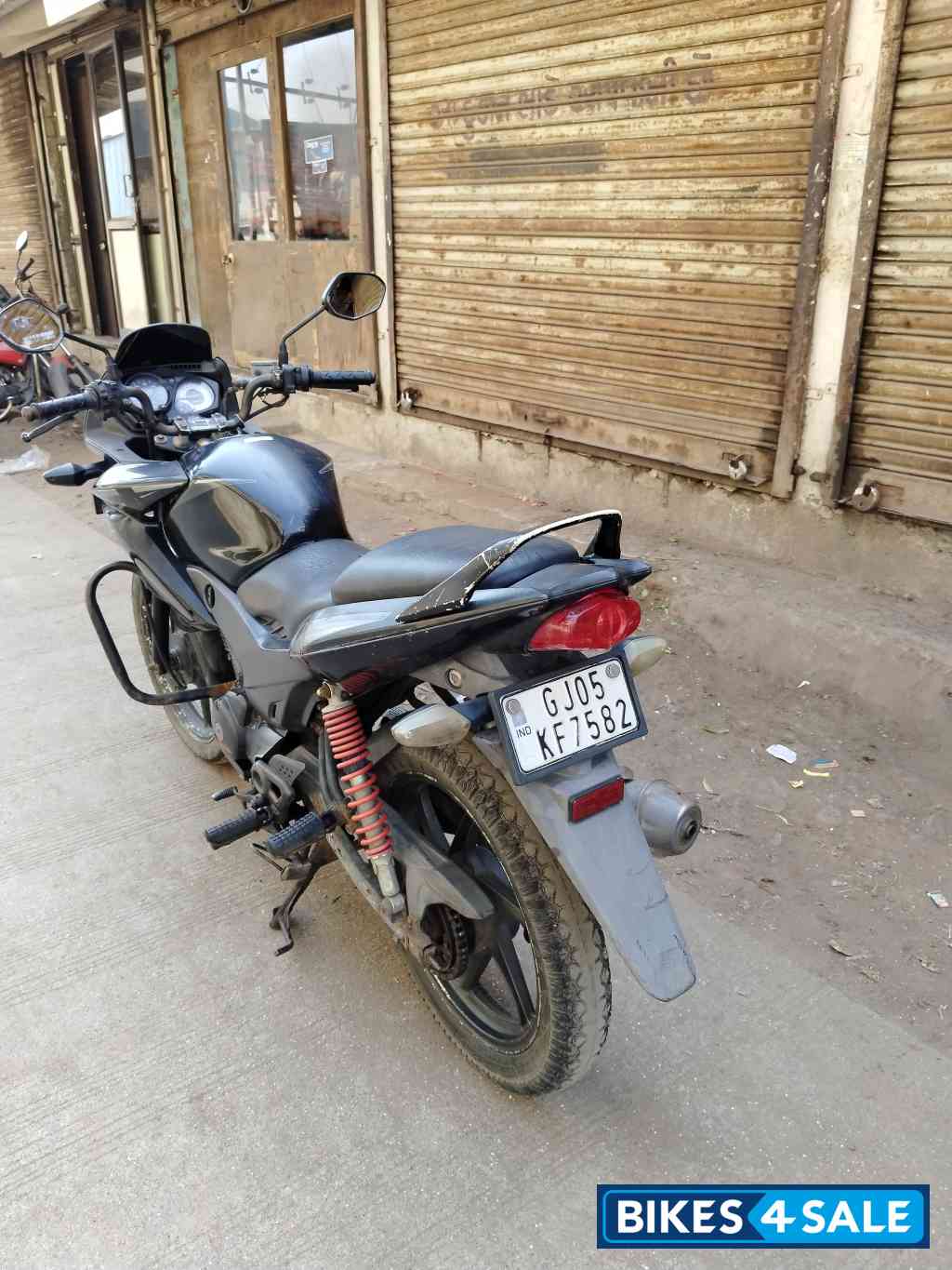 Black Honda CBF Stunner