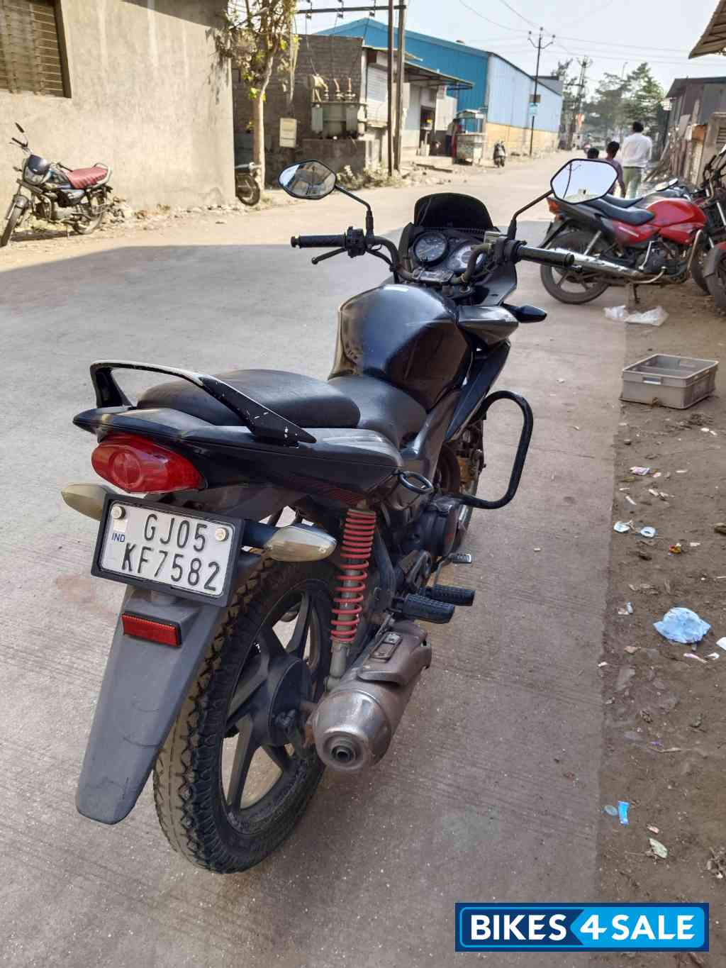 Black Honda CBF Stunner