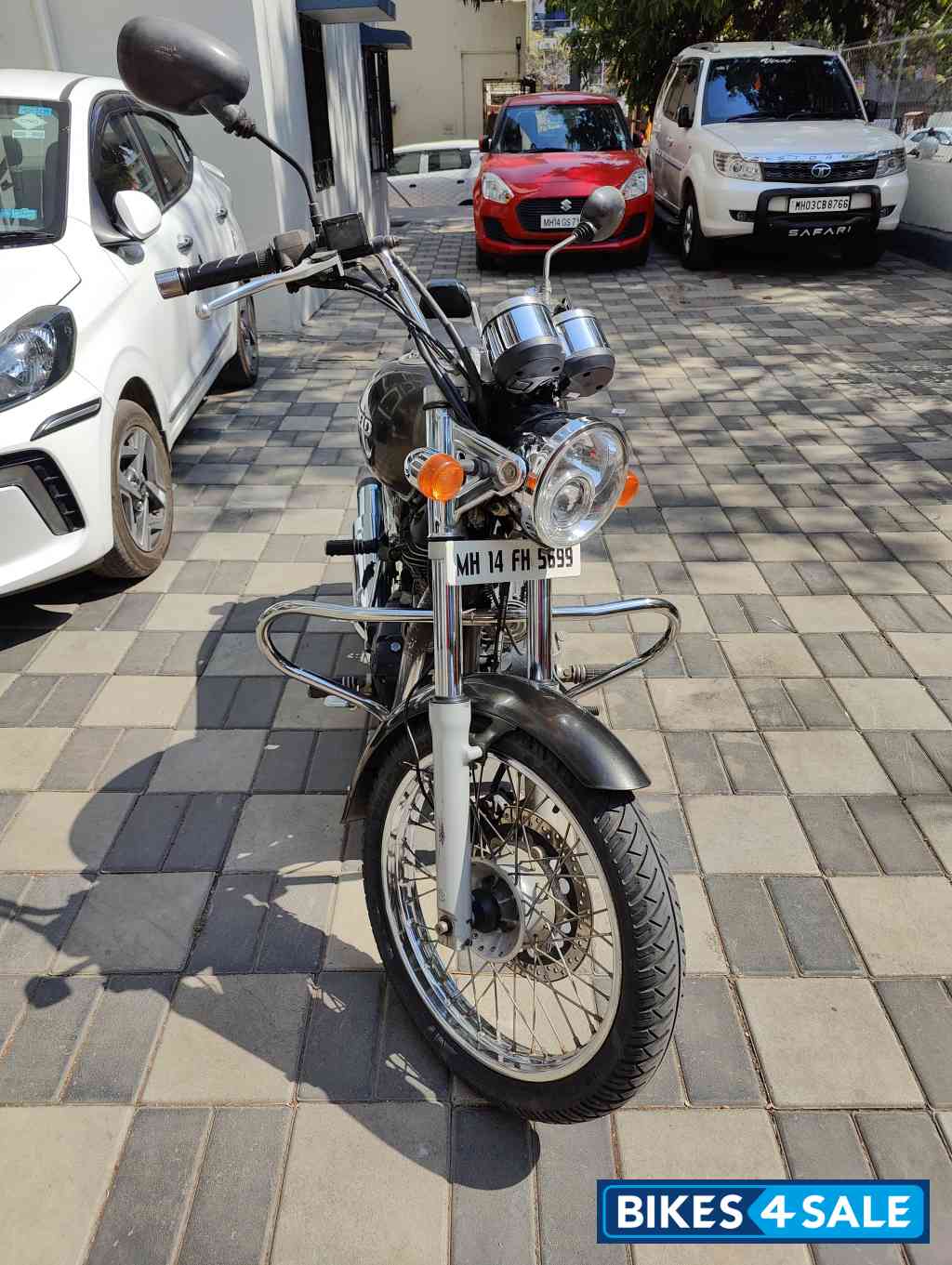 Brown Royal Enfield Thunderbird 350 Brown Royal Enfield Thunderbird 350