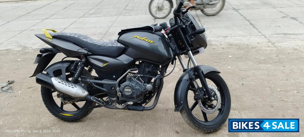 Black Bajaj Pulsar 150 DTSi