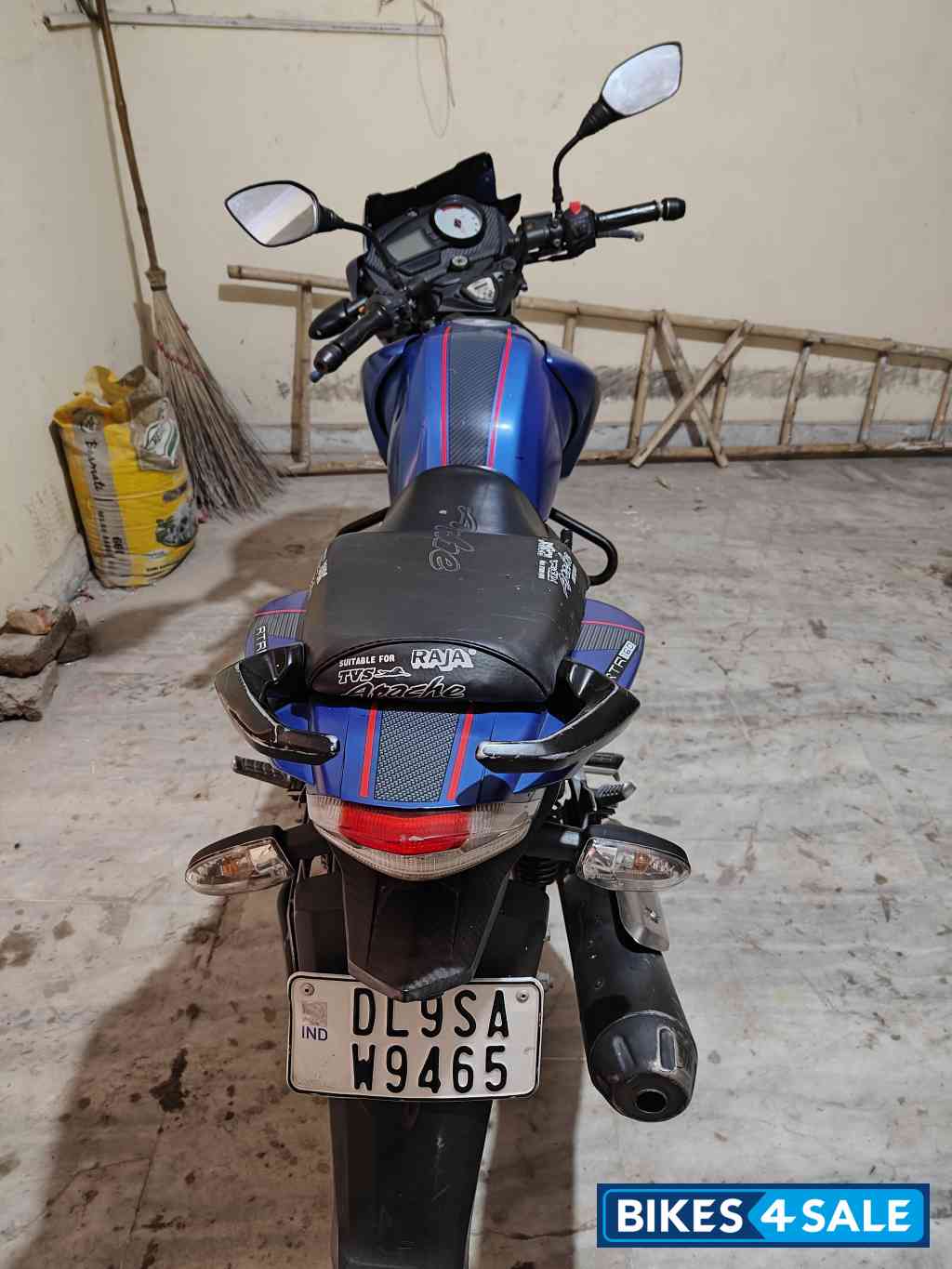 Blue TVS Apache RTR 160