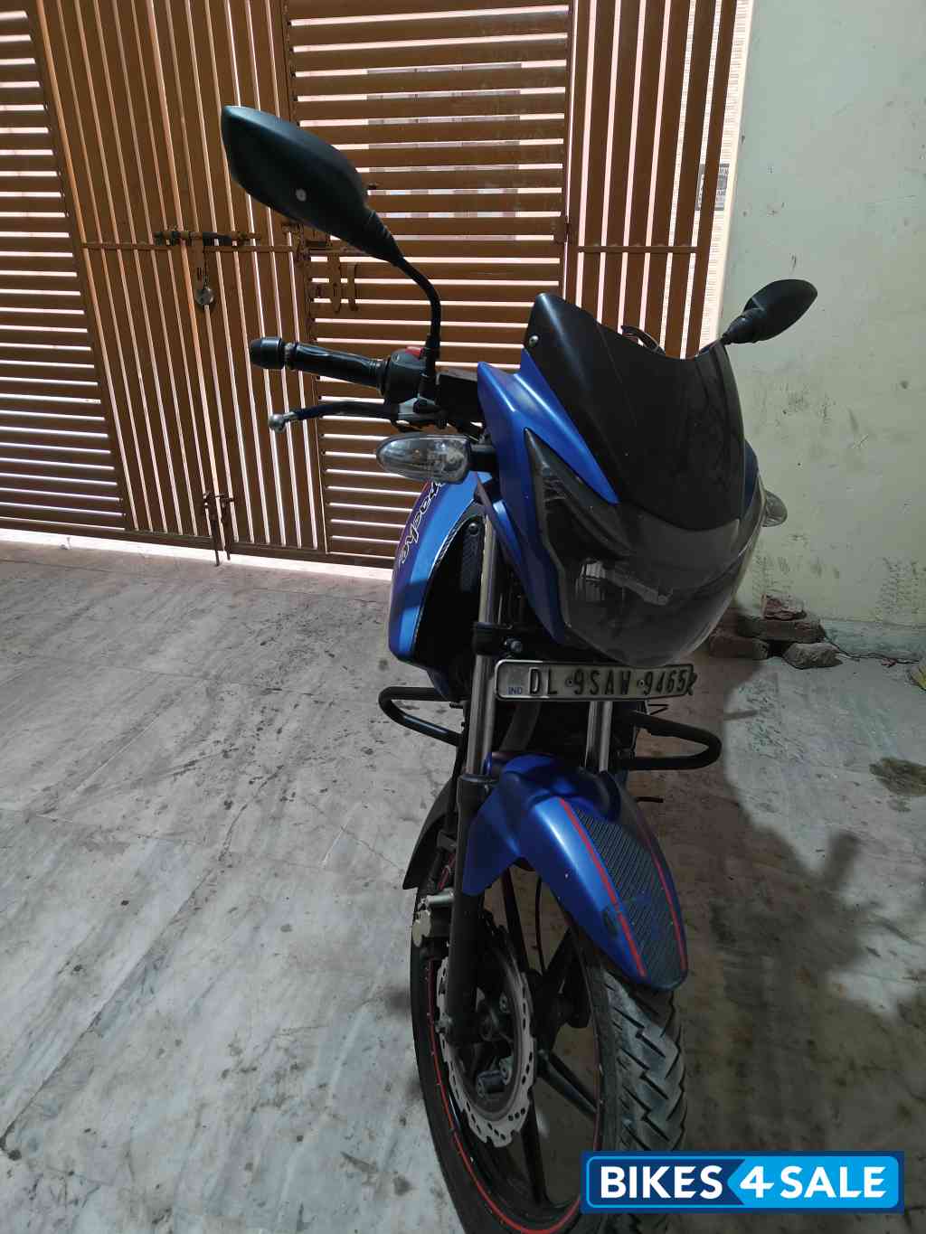 Blue TVS Apache RTR 160