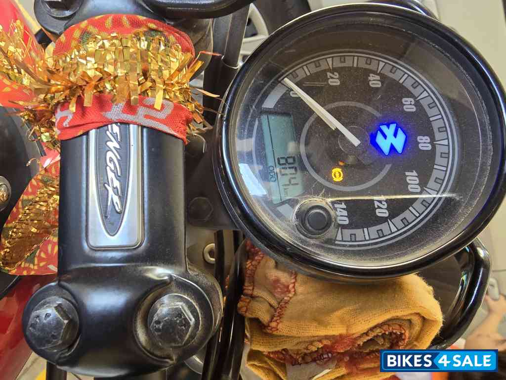 Cherry Red Bajaj Avenger Street 160 BS6