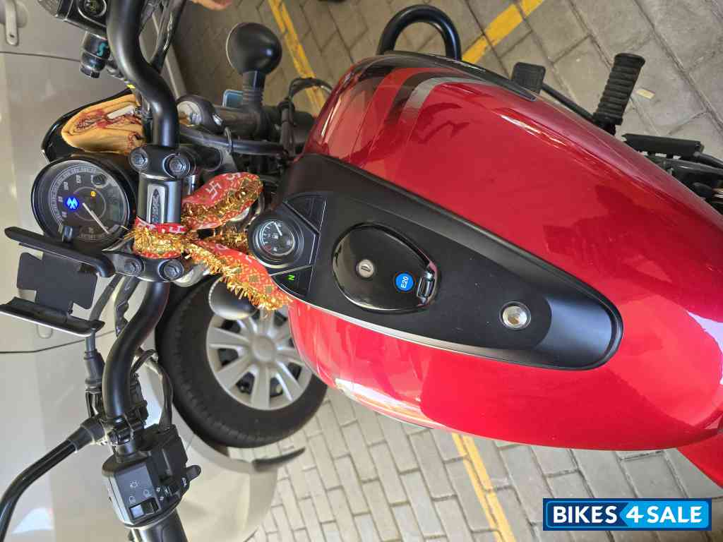 Cherry Red Bajaj Avenger Street 160 BS6