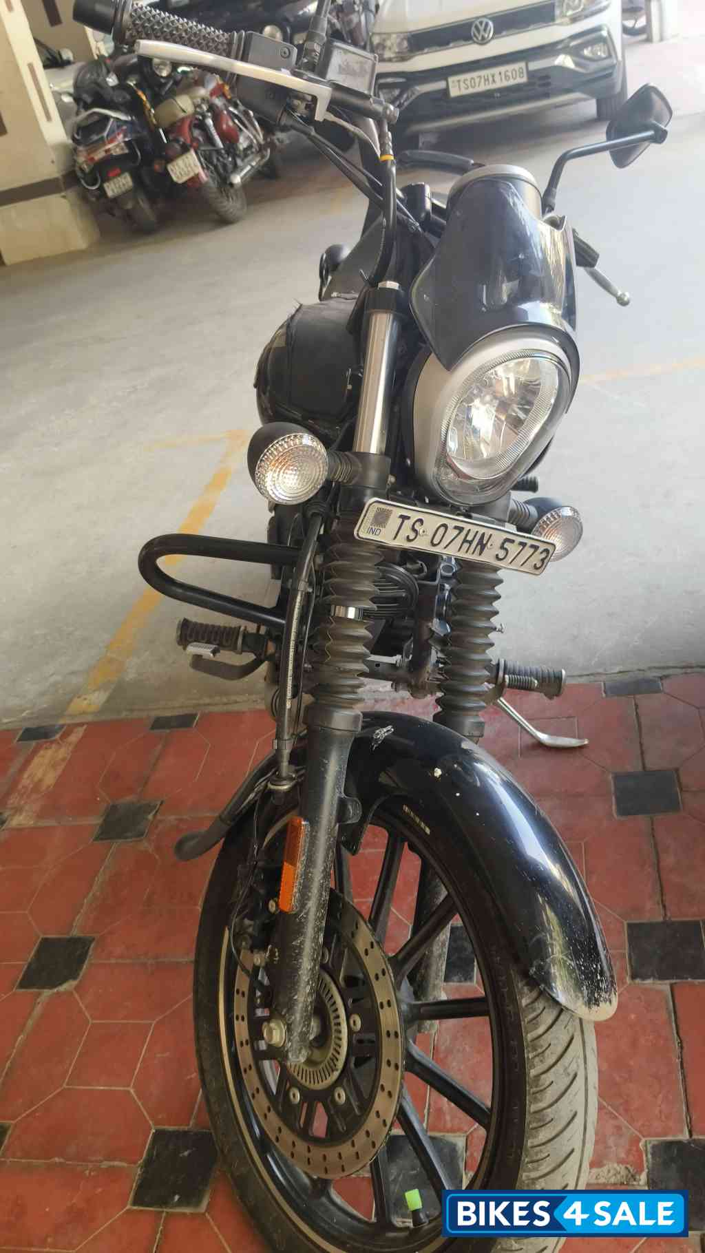 Black Bajaj Avenger Street 160 BS6 Black Bajaj Avenger Street 160 BS6