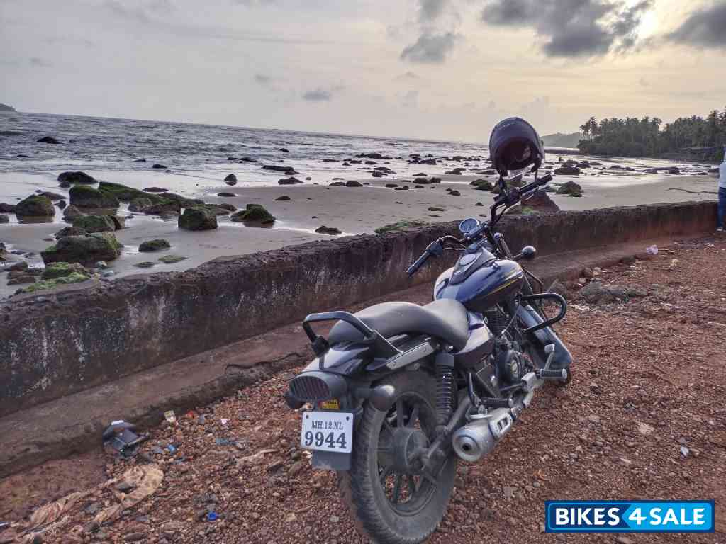 Blue Bajaj Avenger Street 150