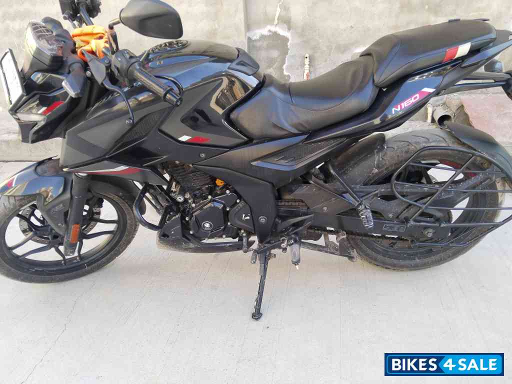 Black Bajaj Pulsar N160 Dual Channel ABS