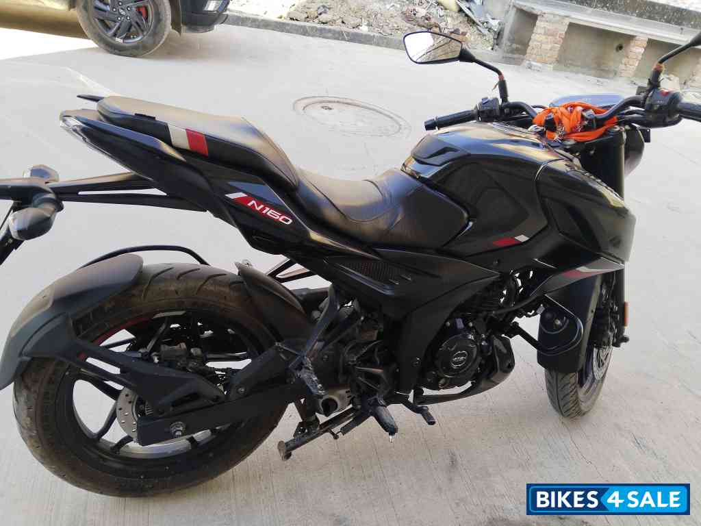 Black Bajaj Pulsar N160 Dual Channel ABS
