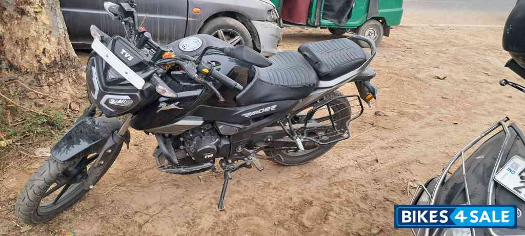 Black TVS Raider Split Seat