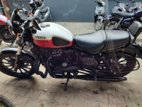 Yezdi Roadster Dual Tone 2023 Model