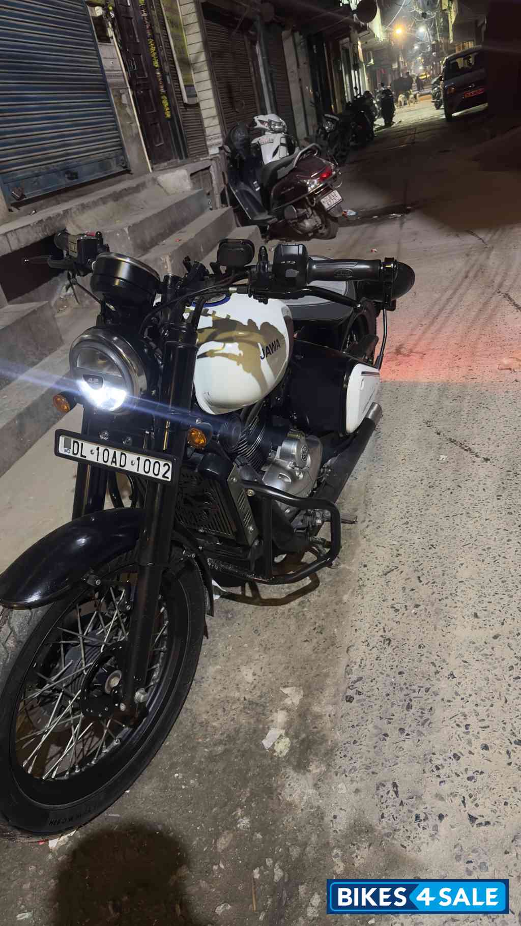 Jawa 42 Bobber Dual Channel ABS