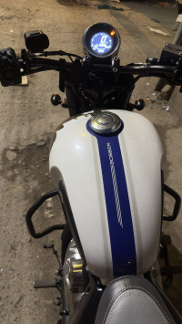 Jawa 42 Bobber Dual Channel ABS