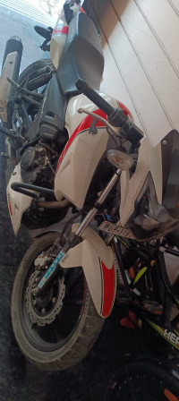 White TVS Apache RTR 160 4V