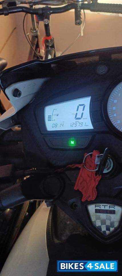 White TVS Apache RTR 160 4V