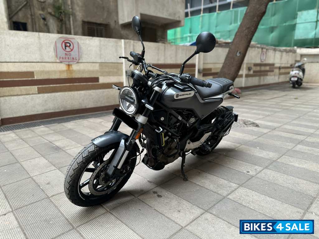 Husqvarna Svartpilen 250