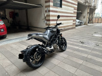 Husqvarna Svartpilen 250