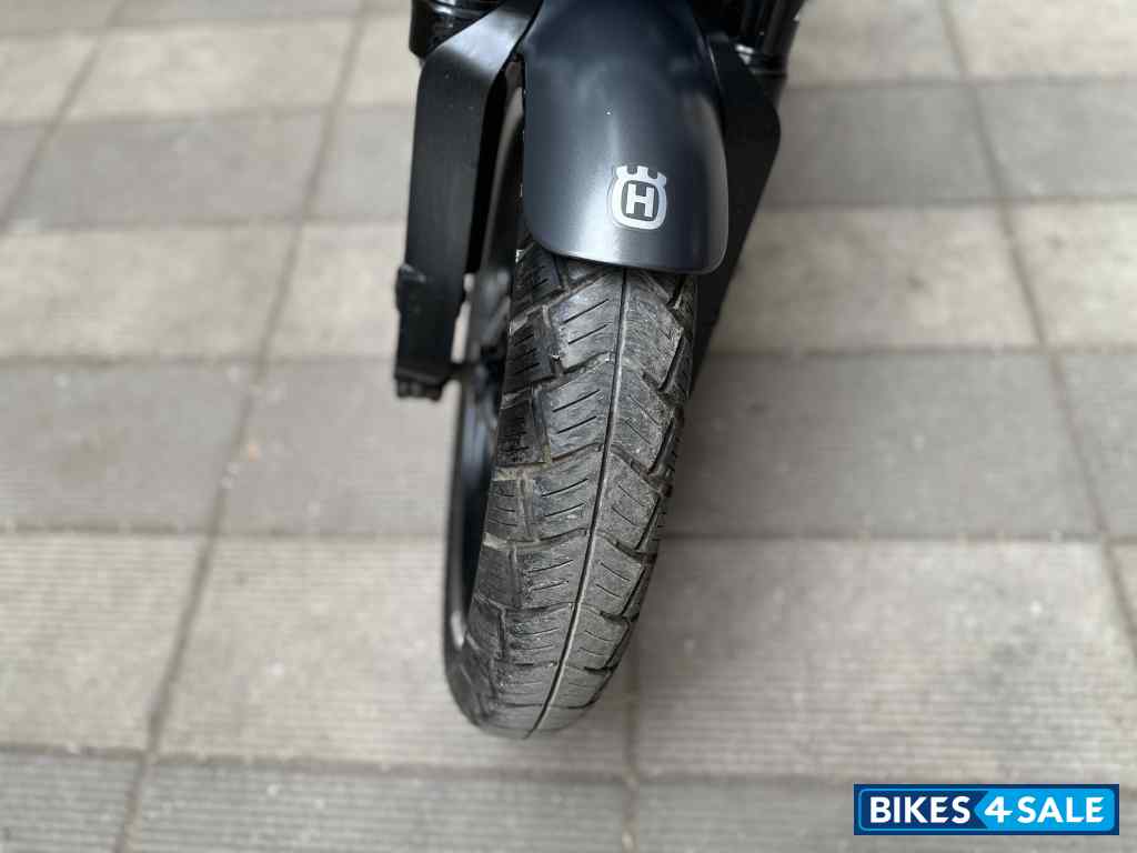 Husqvarna Svartpilen 250