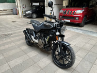 Husqvarna Svartpilen 250