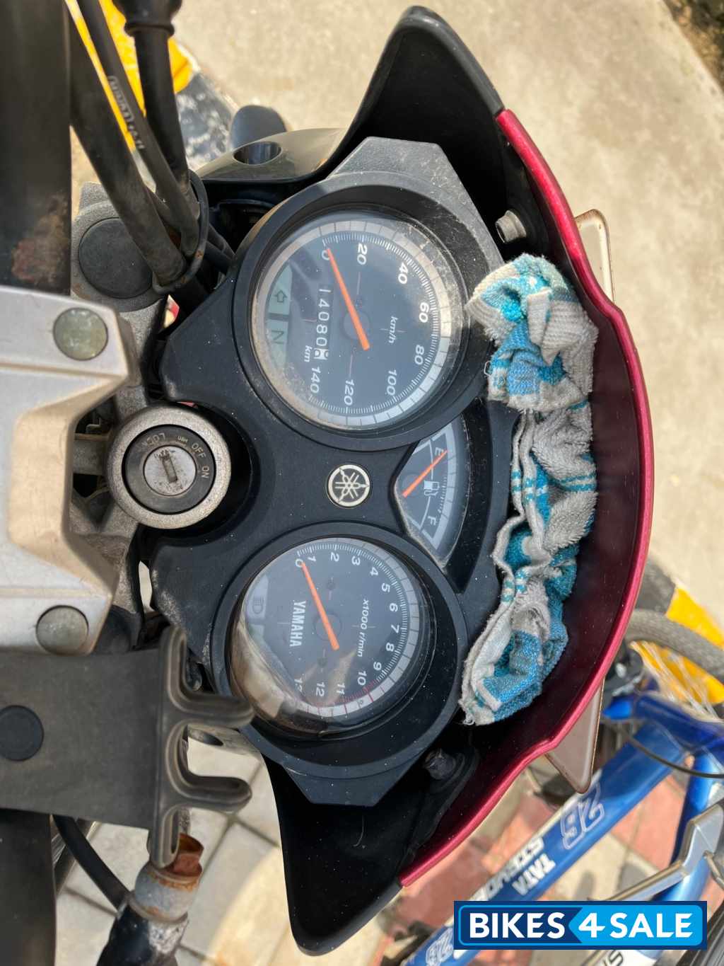 Red & Black Yamaha SS125 Red & Black Yamaha SS125