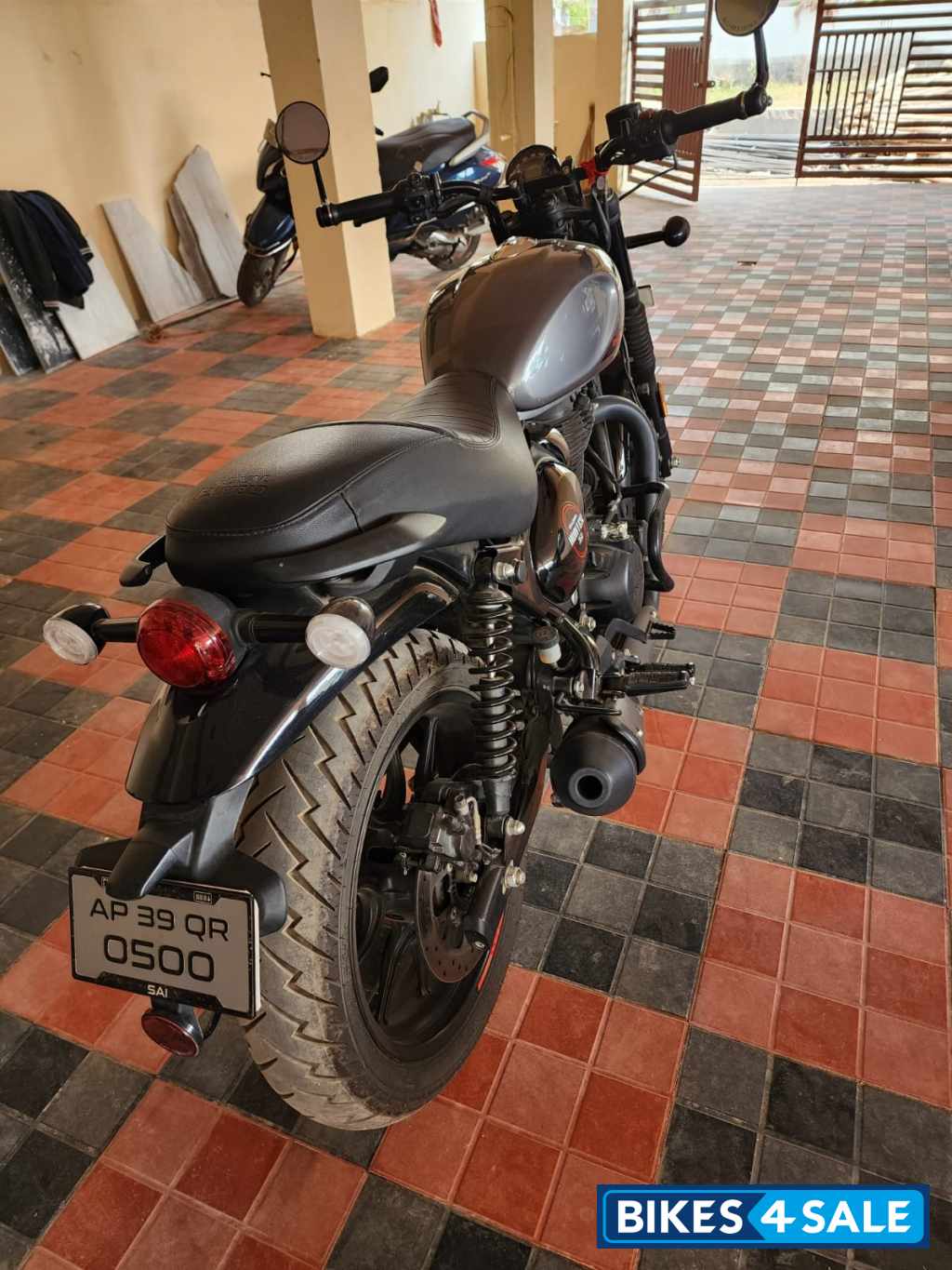 Royal Enfield Hunter 350 Metro