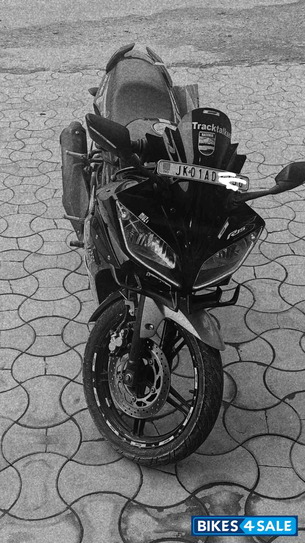 Black Mettalic X Yamaha YZF R1S