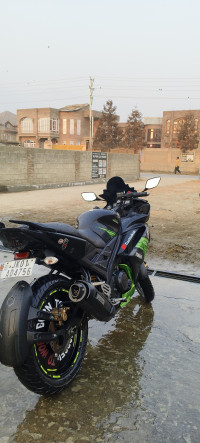 Black Mettalic X Yamaha YZF R1S