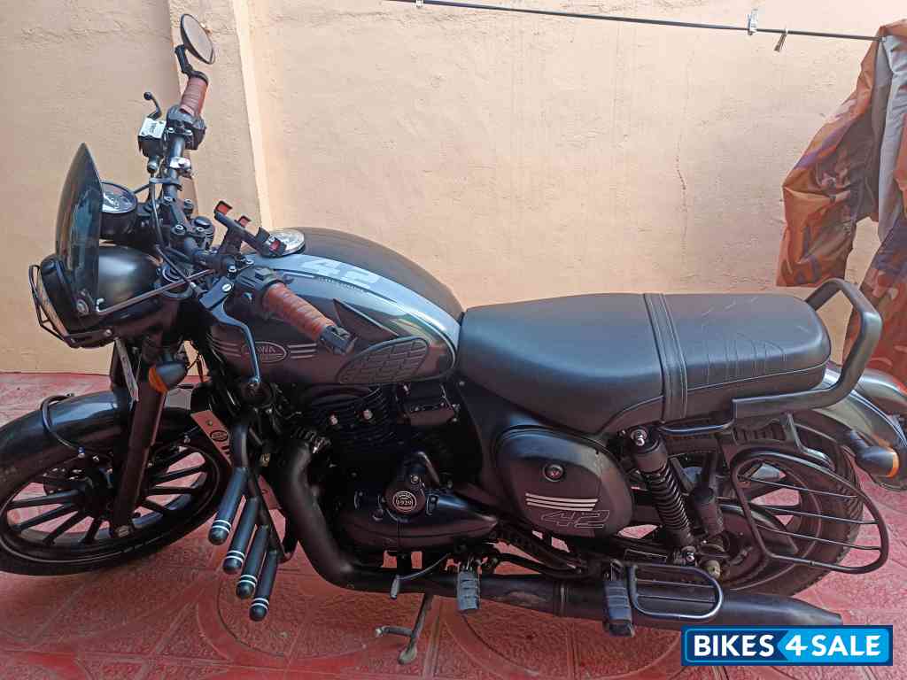 Jawa forty two BS6 Jawa forty two BS6