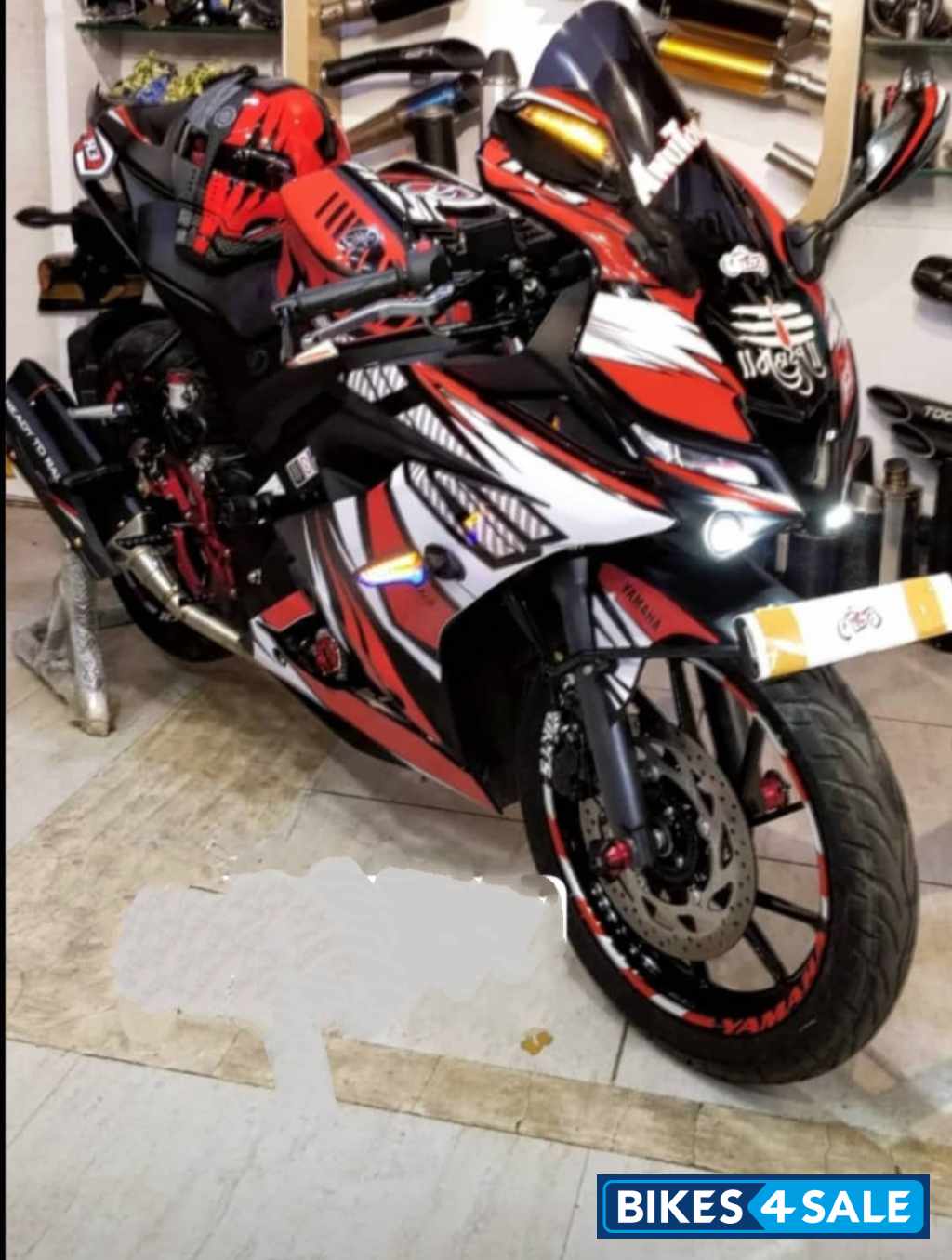 Black Yamaha YZF R15 V3 BS6
