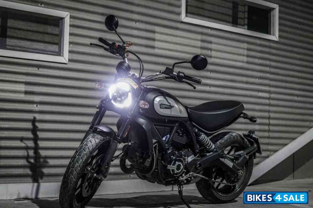 Ducati Scrambler Icon 2021