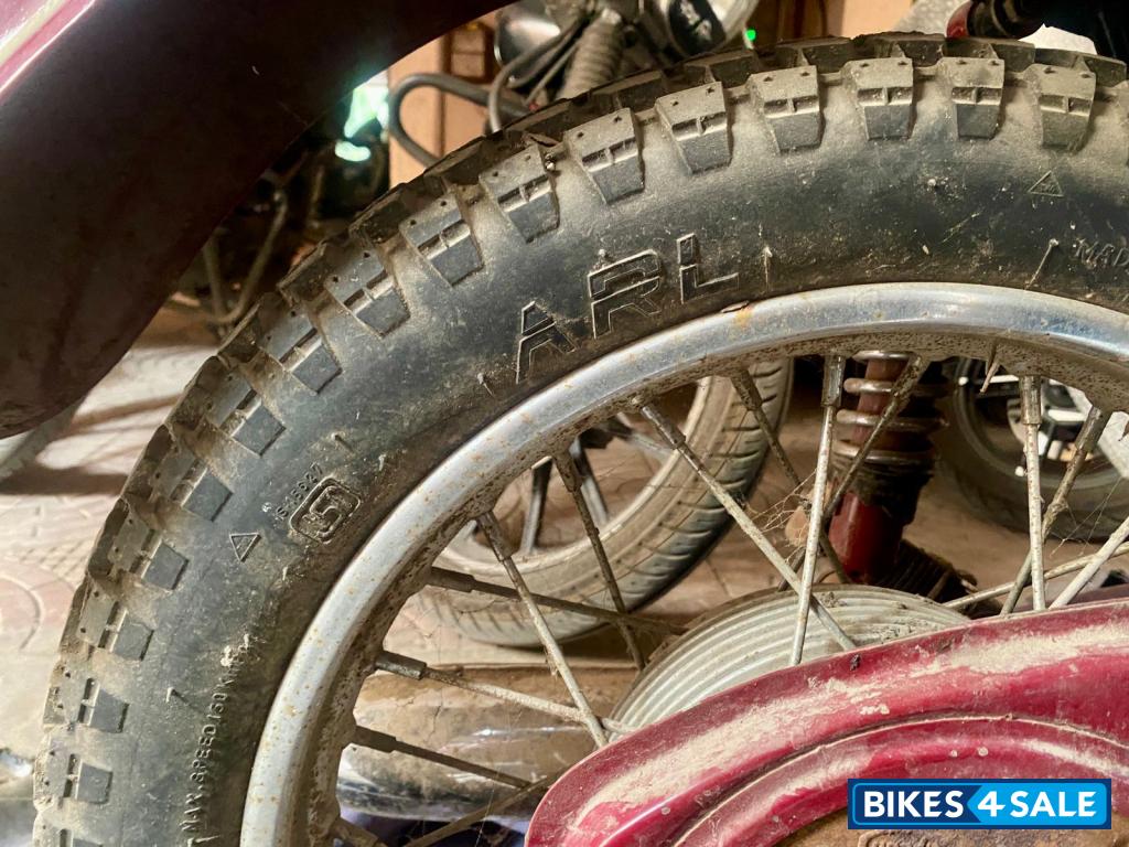 Ideal Jawa Yezdi Classic