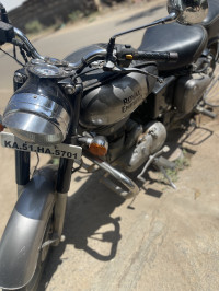 Gunmetal Grey Royal Enfield Classic 350