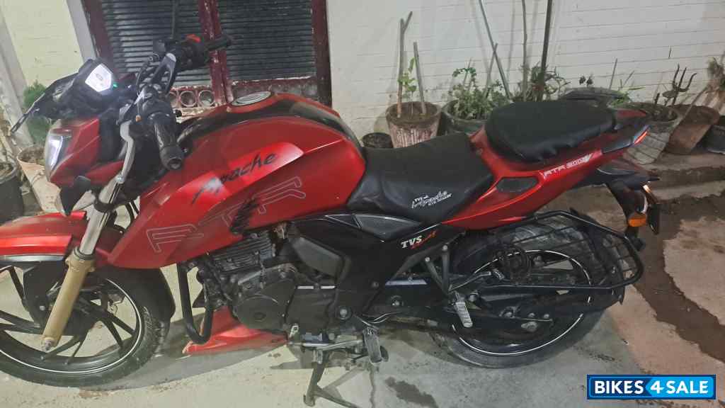 TVS Apache RTR 200 4V