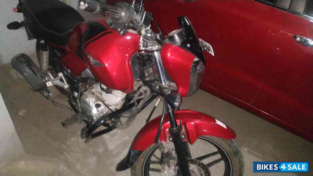 Bajaj V15