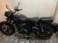Royal Enfield Classic Stealth Black 2021 Model