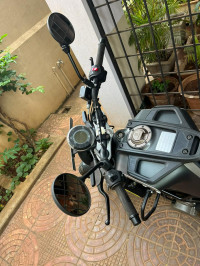 Husqvarna Svartpilen 250