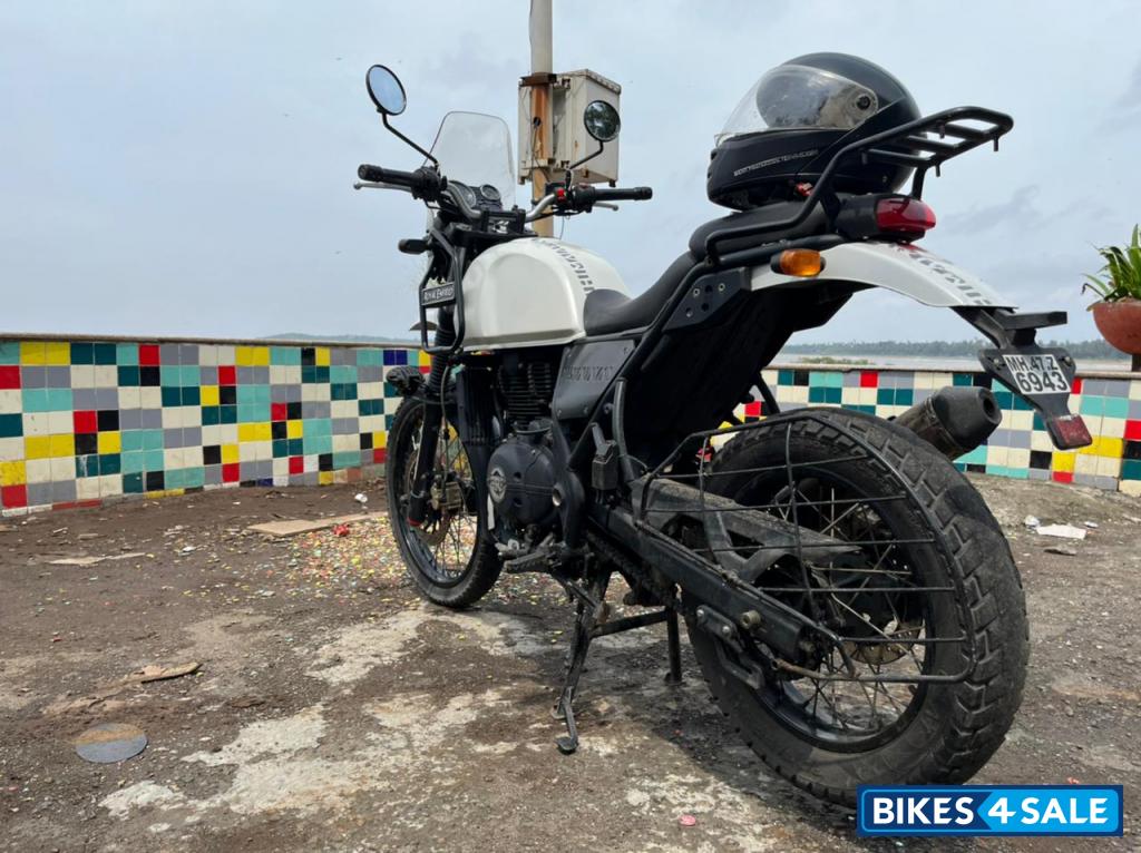 Snow White Royal Enfield Himalayan