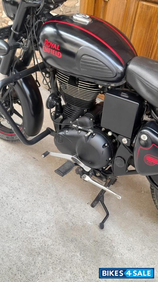 Royal Enfield Classic Stealth Black