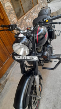 Royal Enfield Classic Stealth Black