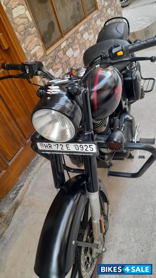 Royal Enfield Classic Stealth Black