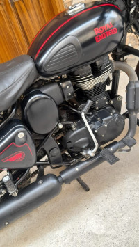 Royal Enfield Classic Stealth Black