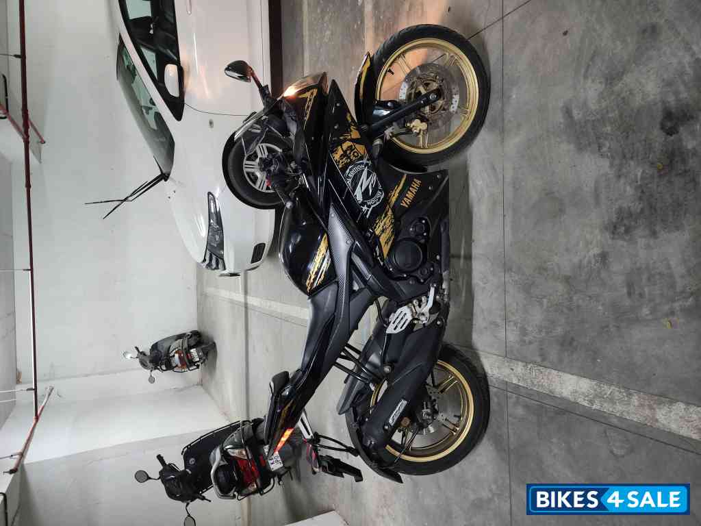 Yamaha YZF R15 V2