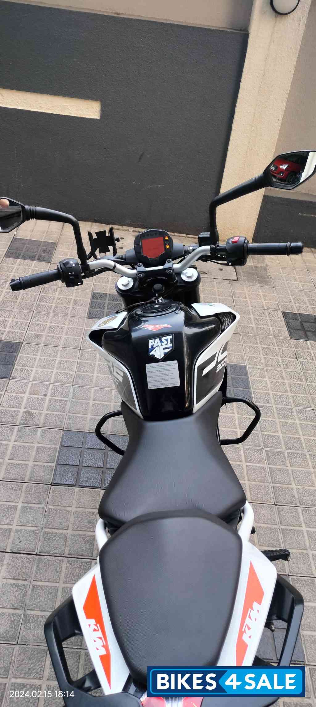 White KTM Duke 200 2020